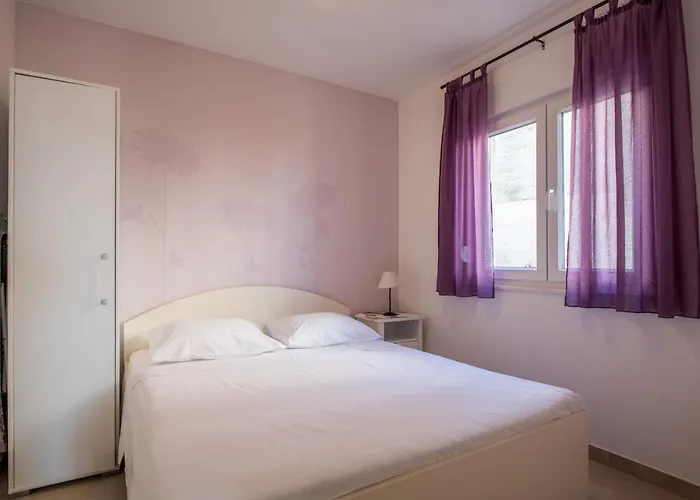 Amneris Apartament *