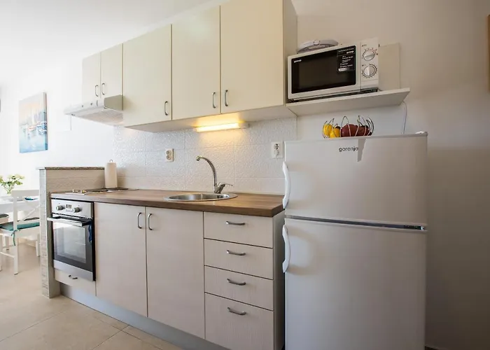 Amneris 特罗吉尔