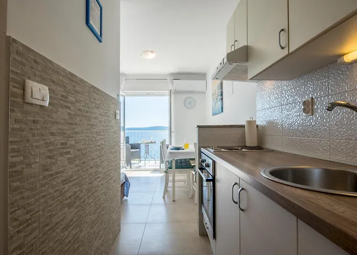 Amneris 特罗吉尔