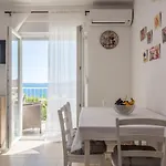 Amneris アパート