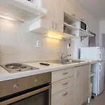 Amneris アパート トロギール