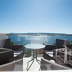 Amneris アパート トロギール