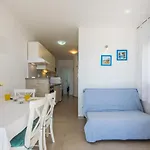 Amneris アパート トロギール