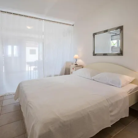 Amneris Apartment